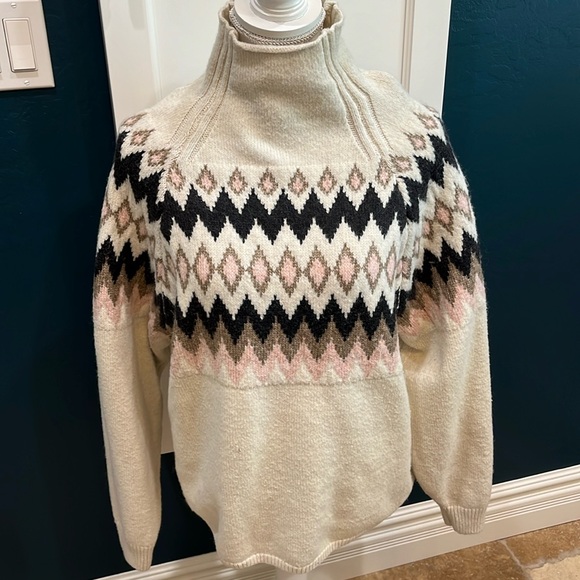 H&M funnel neck Scandinavian style sweater - Picture 1 of 6